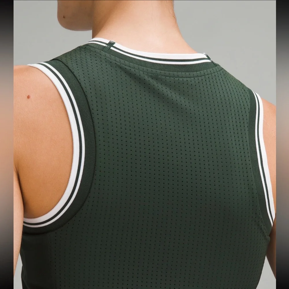 LULULEMON Varsity Scoop-Neck Cropped Tennis Tank Top Medium Support, B/C NWT - Picture 4 of 14